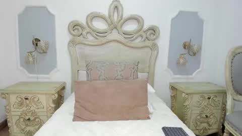 Snapshot of kendall_jones7 chatting on November 6, 7:48 pm kendall jones7 online show from November 6, 7:48 pm