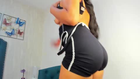 kendall queen   online show from February 21, 7:48 pm