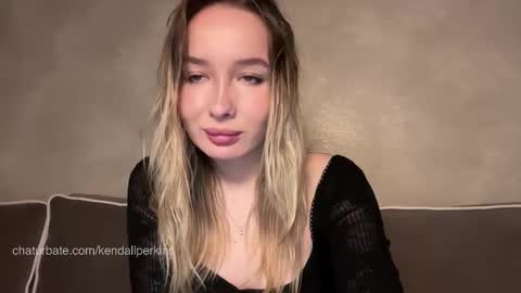 Kendall online show from December 5, 8:38 pm