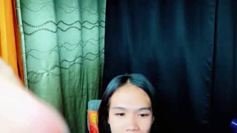 Kendall  online show from December 1, 3:06 pm