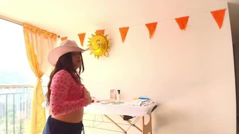 kendall online show from April 4, 7:00 pm