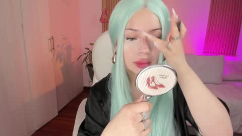 Snapshot of kendallwett chatting on November 17, 8:47 pm Kendall online show from November 17, 8:47 pm