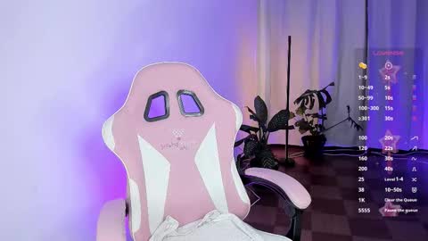 Kendall online show from March 29, 6:19 pm