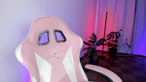 Kendall online show from March 30, 8:21 pm