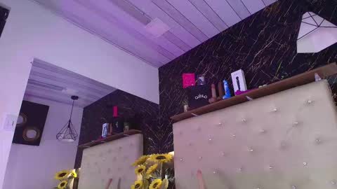 Kendall online show from October 15, 3:34 pm