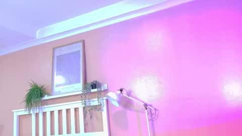   online show from February 6, 9:01 am