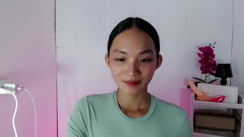 KENDAL online show from November 11, 6:30 pm