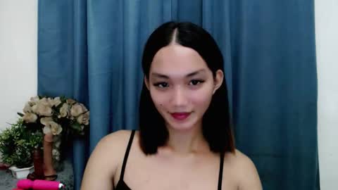 KENDAL online show from November 25, 6:30 pm