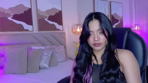 Snapshot of kendalsexy_ chatting on November 8, 1:50 am Kendal online show from November 8, 1:50 am