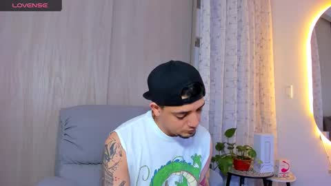 kendel_dimitri online show from September 23, 12:02 am