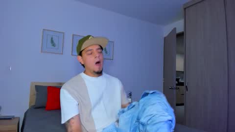 kendel_dimitri online show from November 30, 5:33 am