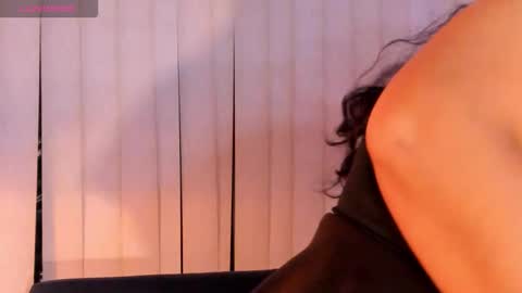 Snapshot of kendra_crow chatting on November 12, 9:10 am Kendra crow online show from November 12, 9:10 am