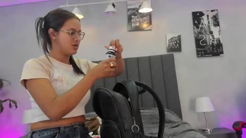Snapshot of kendra_london chatting on April 25, 2:14 pm Kendra London online show from April 25, 2:14 pm