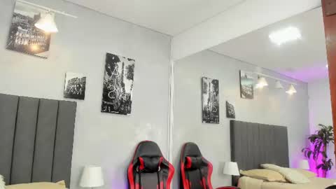 Snapshot of kendra_london chatting on June 10, 12:15 pm Kendra London online show from June 10, 12:15 pm