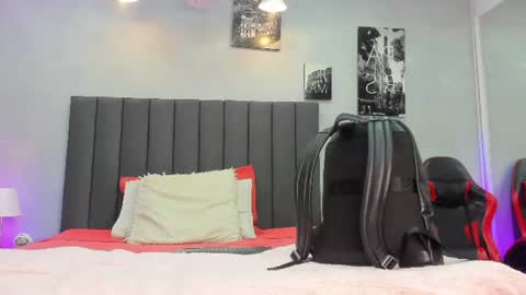 Snapshot of kendra_london chatting on June 12, 11:31 am Kendra London online show from June 12, 11:31 am