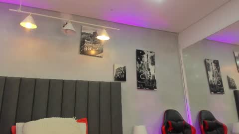 Snapshot of kendra_london chatting on June 13, 11:19 am Kendra London online show from June 13, 11:19 am