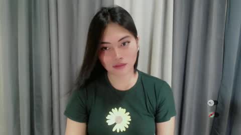Snapshot of kendra_slut chatting on February 19, 8:52 pm K E N D R A online show from February 19, 8:52 pm