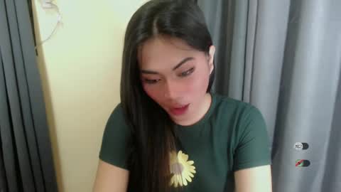 Snapshot of kendra_slut chatting on March 7, 9:48 pm K E N D R A online show from March 7, 9:48 pm