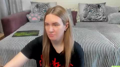 Kendra online show from May 15, 10:50 pm