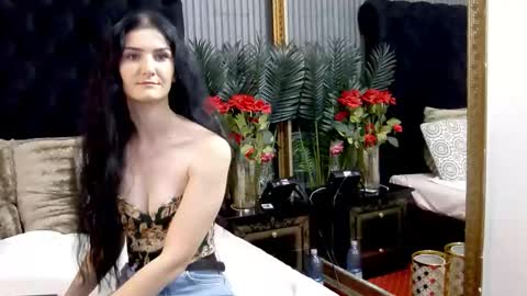 Snapshot of kendrabloom chatting on December 2, 6:30 am KendraBloom online show from December 2, 6:30 am