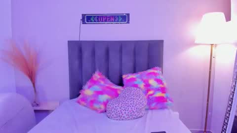 kendrachavez_ online show from February 2, 10:30 pm