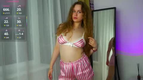 Snapshot of kendraedger chatting on October 10, 6:51 pm Kira online show from October 10, 6:51 pm