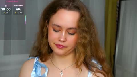 Snapshot of kendraedger chatting on October 14, 6:31 pm Kira online show from October 14, 6:31 pm