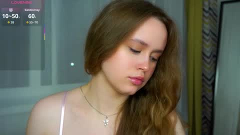 Snapshot of kendraedger chatting on October 24, 6:37 pm Kira online show from October 24, 6:37 pm