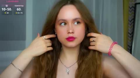 Snapshot of kendraedger chatting on October 29, 7:04 pm Kira online show from October 29, 7:04 pm