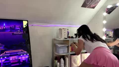 kendrakaps52 online show from April 17, 3:04 pm