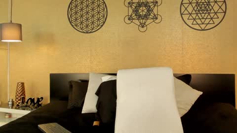 KENDRA online show from December 25, 8:28 pm