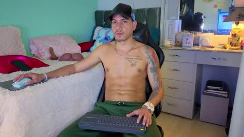 Chriss Morales online show from October 28, 2:04 am