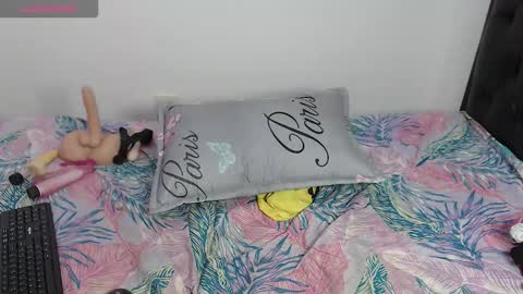 Snapshot of kenia_browm chatting on November 27, 11:23 am kenia_browm online show from November 27, 11:23 am