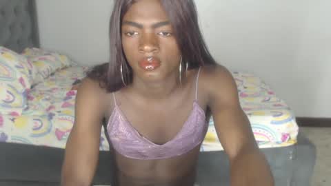 kenia_nihiara online show from July 2, 9:37 am
