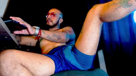 Snapshot of kenllyhot chatting on January 4, 11:17 pm Kenlly online show from January 4, 11:17 pm