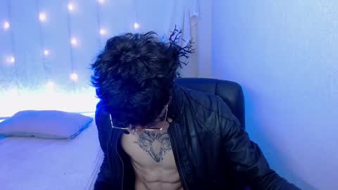 Snapshot of kenny__hot chatting on December 3, 6:28 pm kenny online show from December 3, 6:28 pm