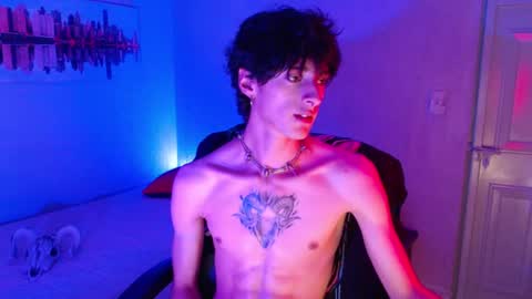 Snapshot of kenny__hot chatting on February 4, 12:40 am kenny online show from February 4, 12:40 am