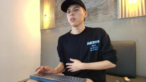 kenny_hank online show from April 8, 4:01 am