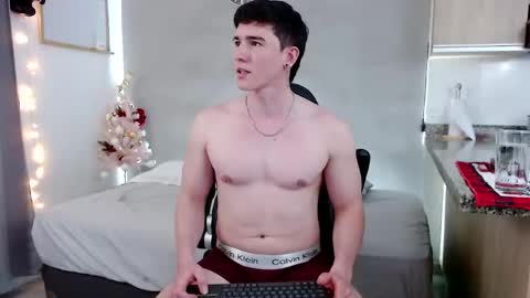 Snapshot of kent_zagann chatting on December 15, 4:50 am Santiago online show from December 15, 4:50 am