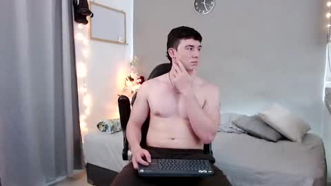 Snapshot of kent_zagann chatting on December 16, 5:23 am Santiago online show from December 16, 5:23 am