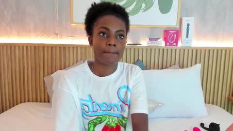 Snapshot of kenya_stone_ chatting on November 19, 8:31 pm kenya online show from November 19, 8:31 pm