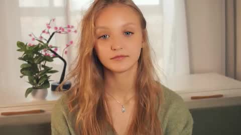 Maia online show from September 20, 8:04 am