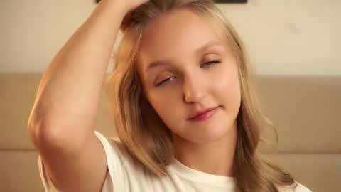 Maia online show from September 25, 7:56 am