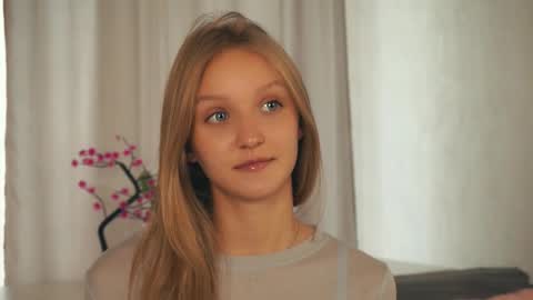 Maia online show from September 26, 7:45 am