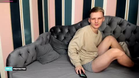 Snapshot of kerry_niki chatting on January 24, 4:48 am kerry_niki online show from January 24, 4:48 am