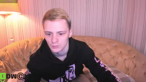 Snapshot of kerry_niki chatting on February 13, 12:21 pm kerry_niki online show from February 13, 12:21 pm