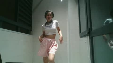 Snapshot of kerstinscotto chatting on October 14, 12:50 pm Jenny online show from October 14, 12:50 pm