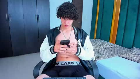 Snapshot of kervs__ chatting on September 9, 3:55 pm Kev online show from September 9, 3:55 pm
