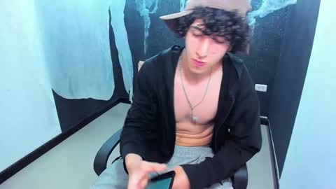 Snapshot of kervs__ chatting on October 10, 9:36 pm Kev online show from October 10, 9:36 pm