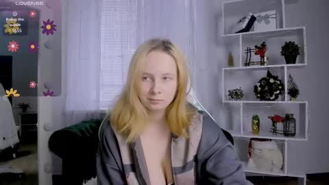 Snapshot of ketrin_n_ chatting on February 1, 6:01 am Ketrin online show from February 1, 6:01 am